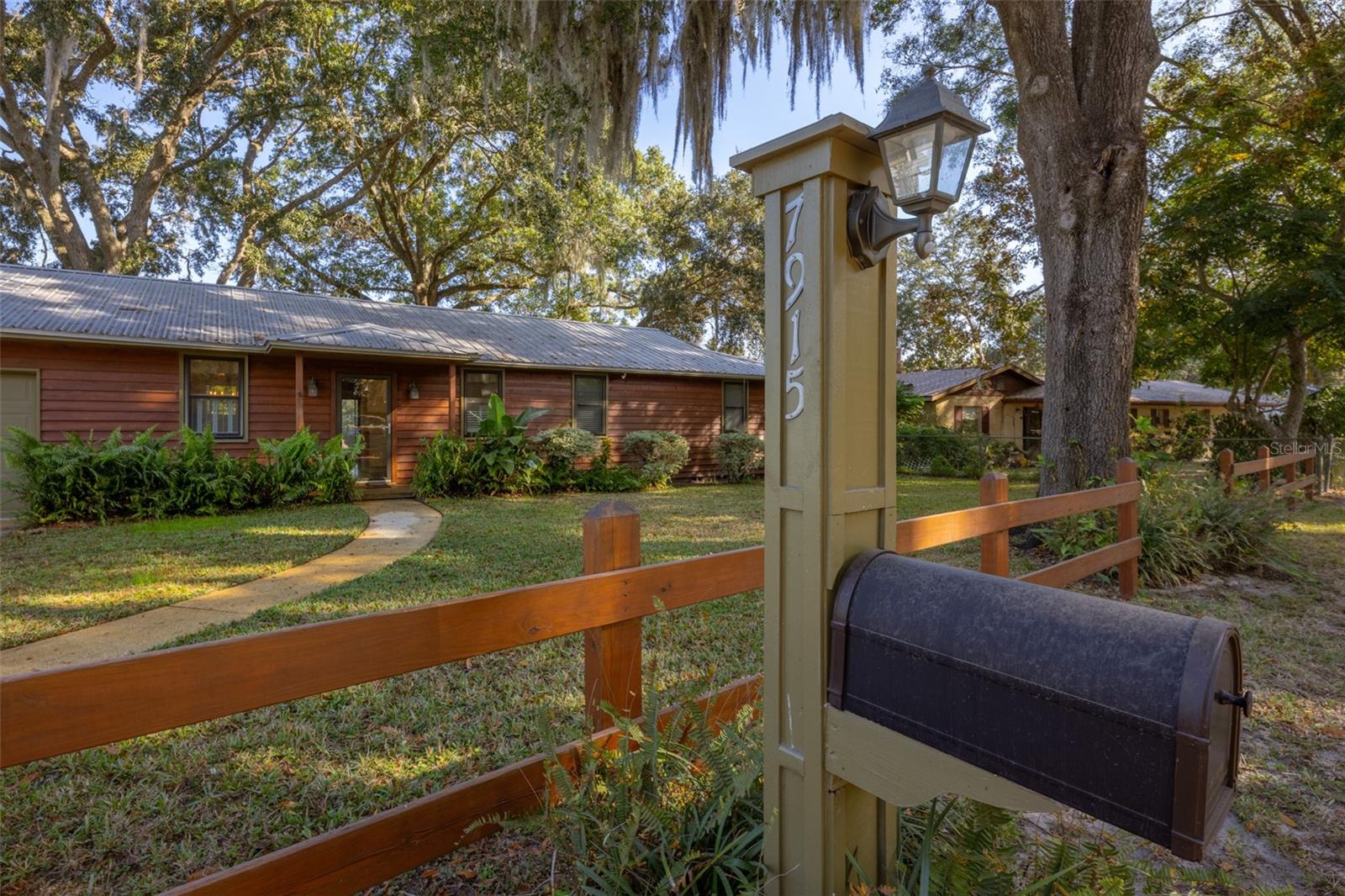 Image 5 of 44 For 7915 Breezy Point Road W