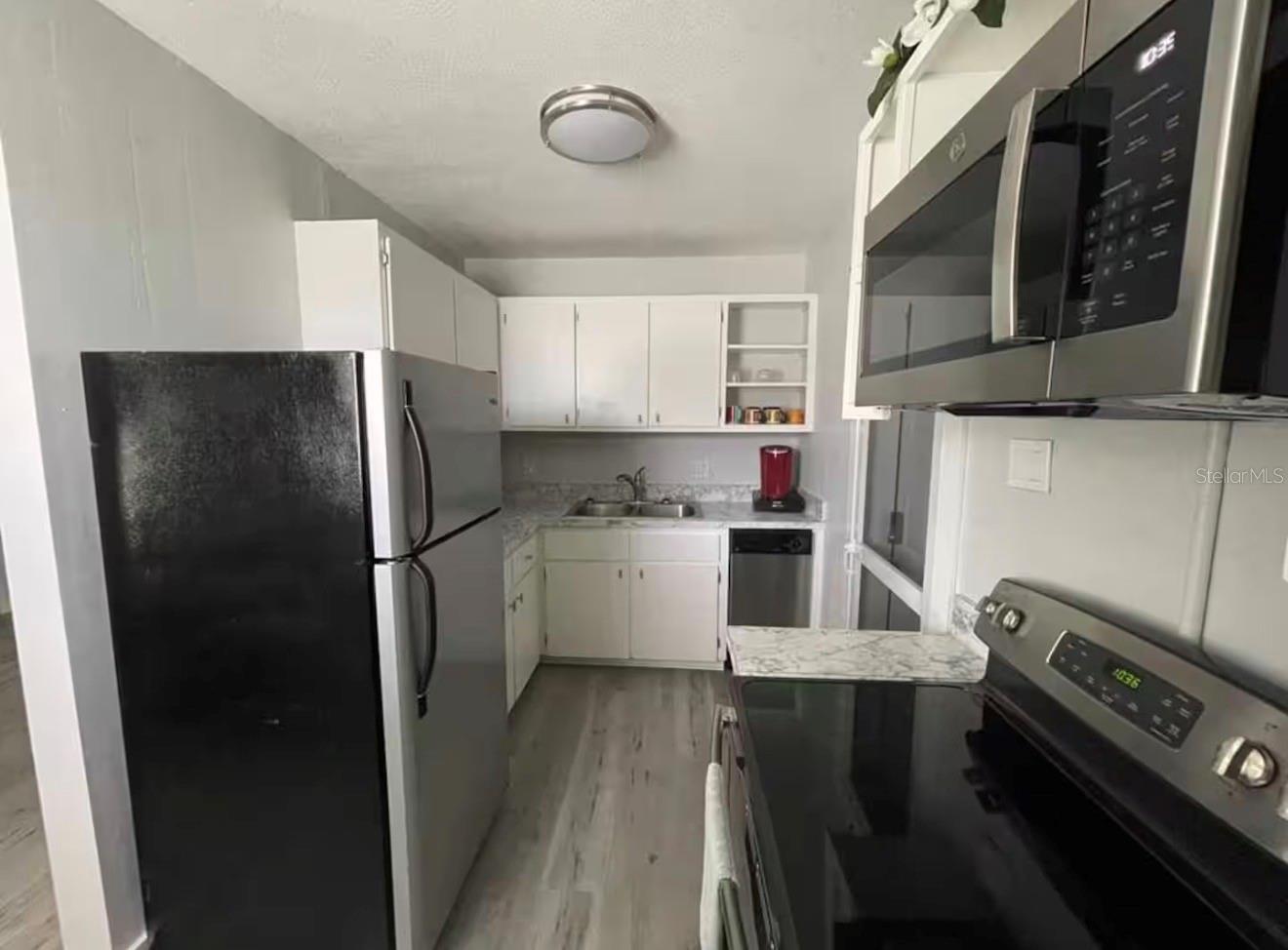 Image 9 of 15 For 16900 Lincoln Street