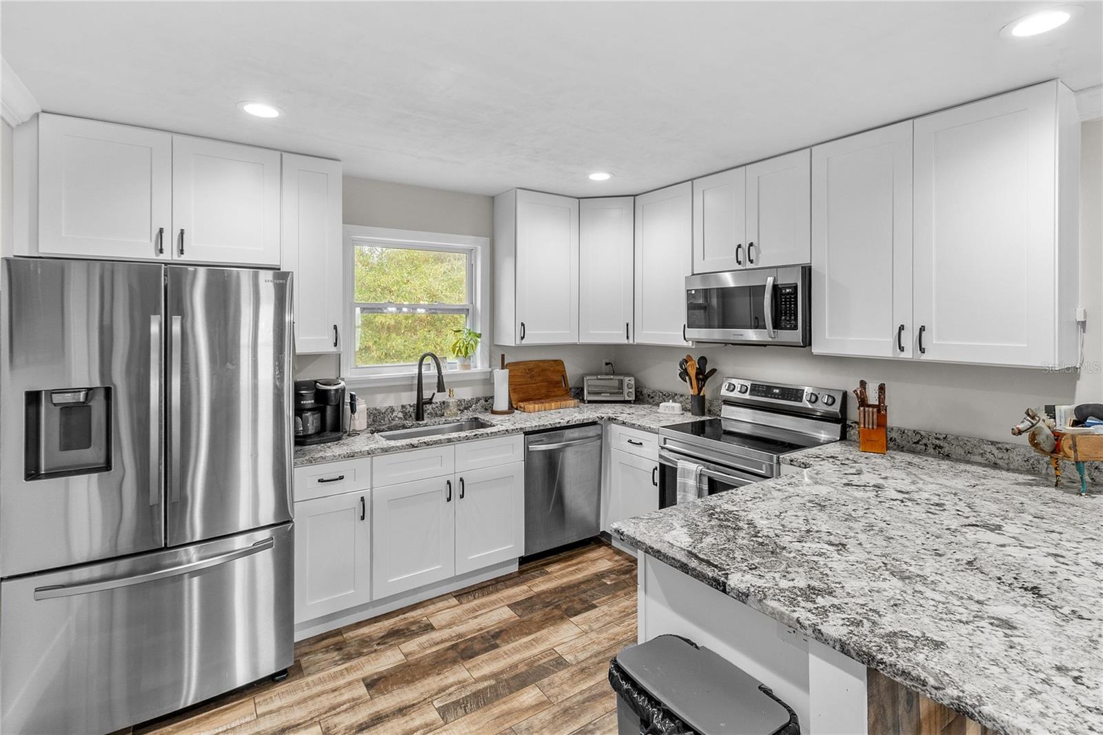 Image 3 of 20 For 11751 105th Avenue