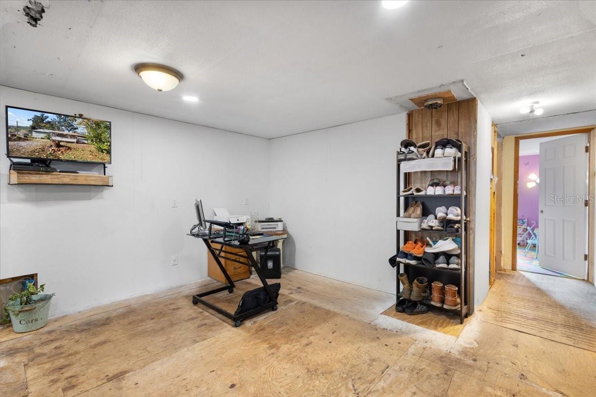 Image 16 of 38 For 2690 72nd Terrace