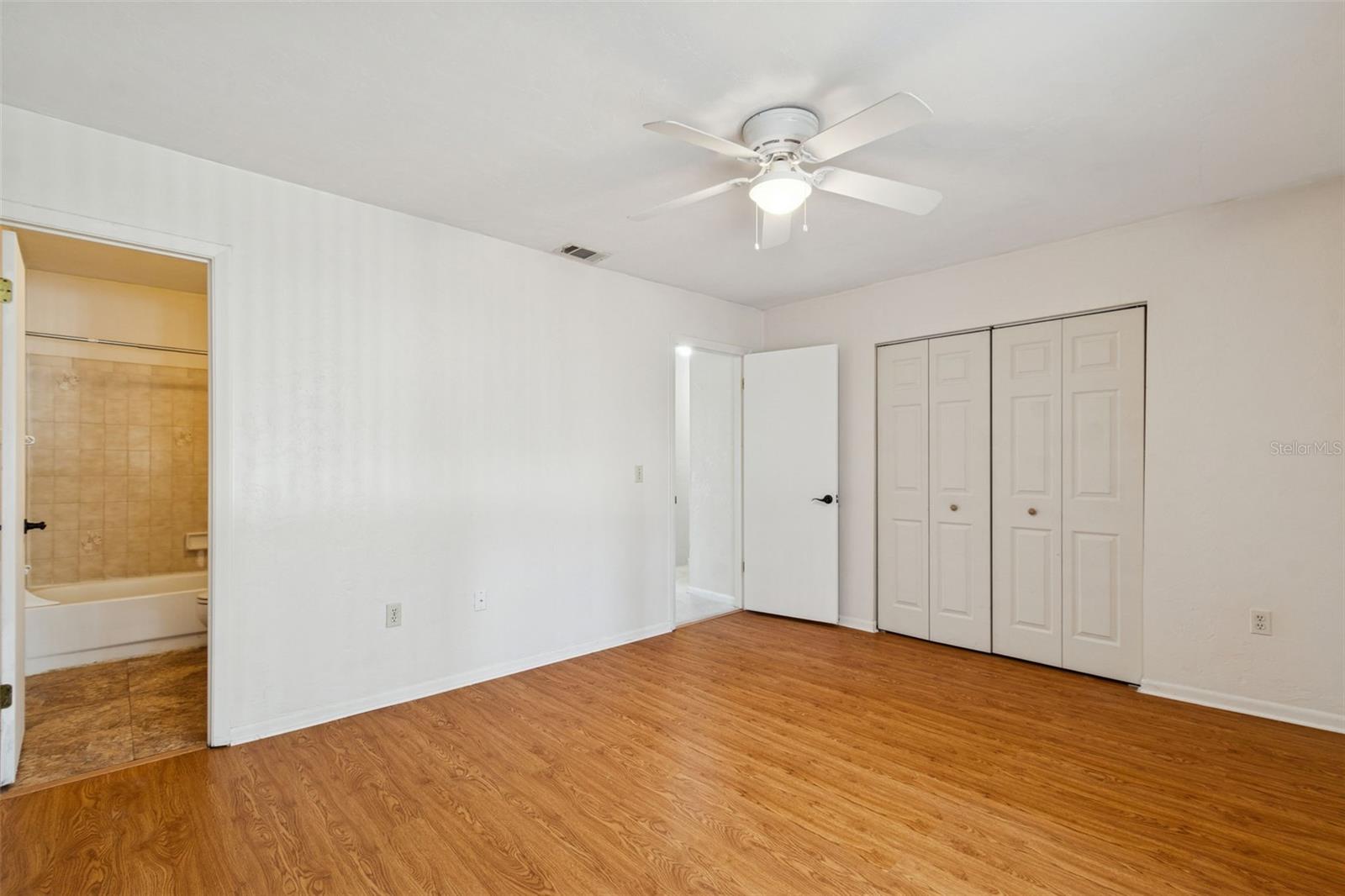 Image 19 of 31 For 2300 43rd Street L2