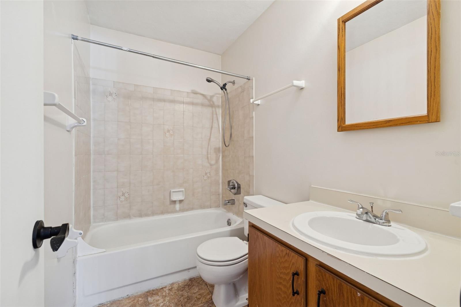 Image 20 of 31 For 2300 43rd Street L2