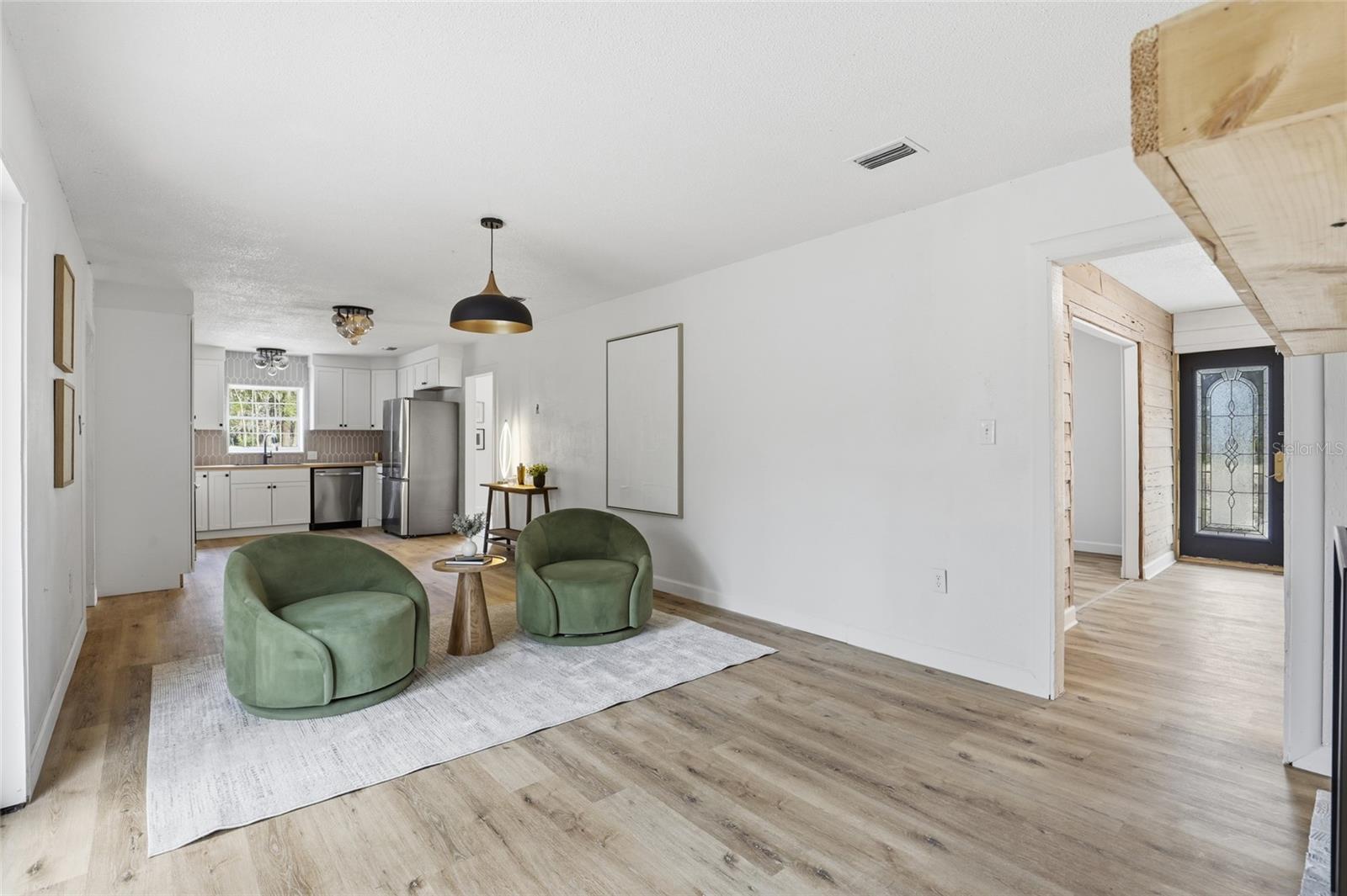 Image 18 of 52 For 4905 109th Street