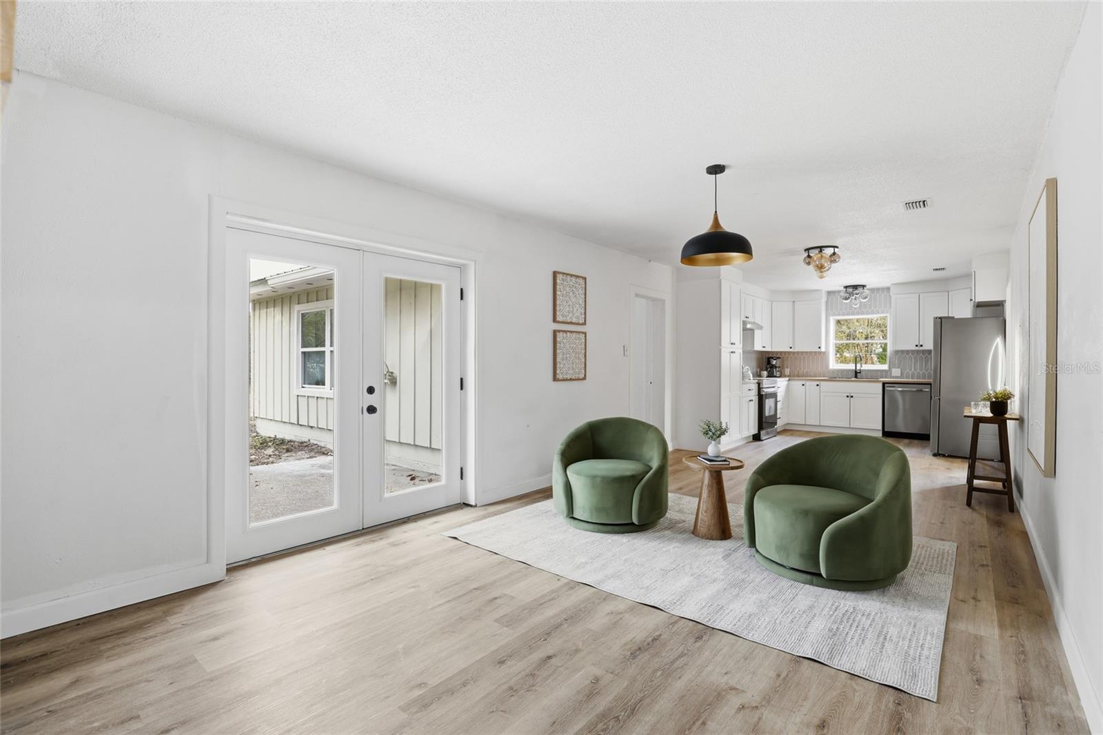 Image 21 of 52 For 4905 109th Street