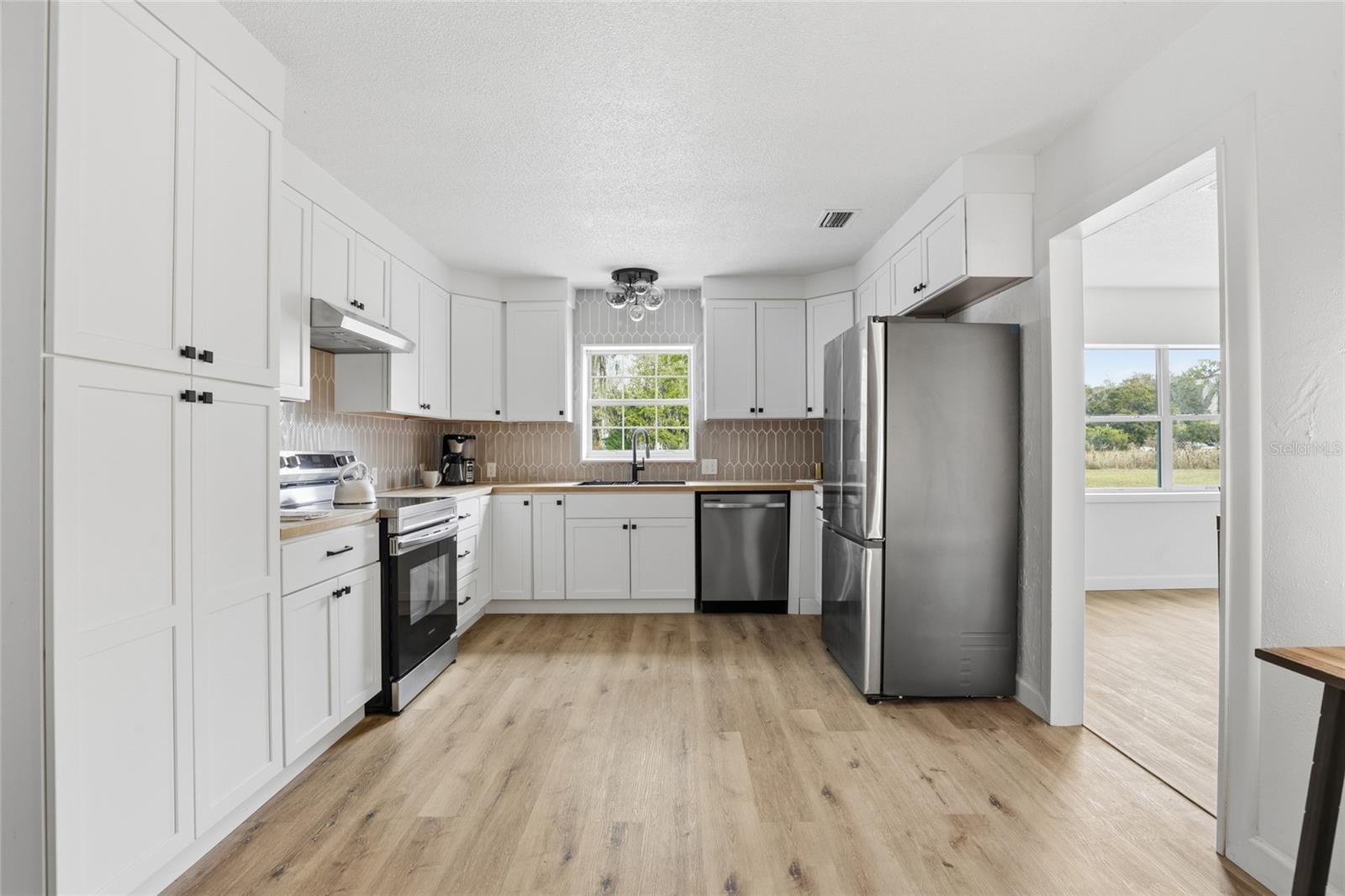 Image 22 of 52 For 4905 109th Street