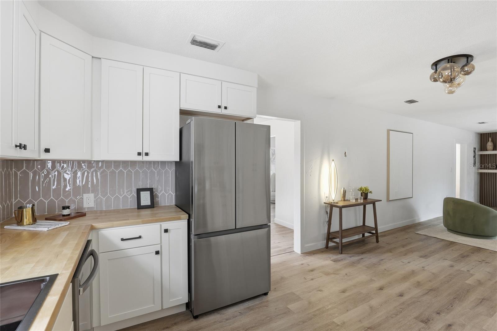 Image 24 of 52 For 4905 109th Street