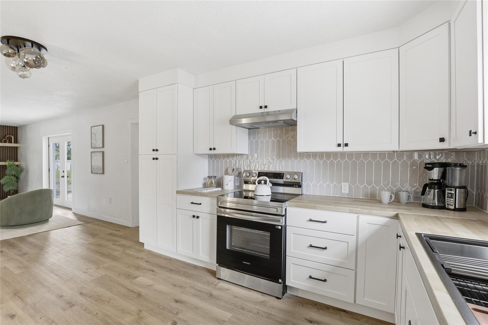 Image 25 of 52 For 4905 109th Street