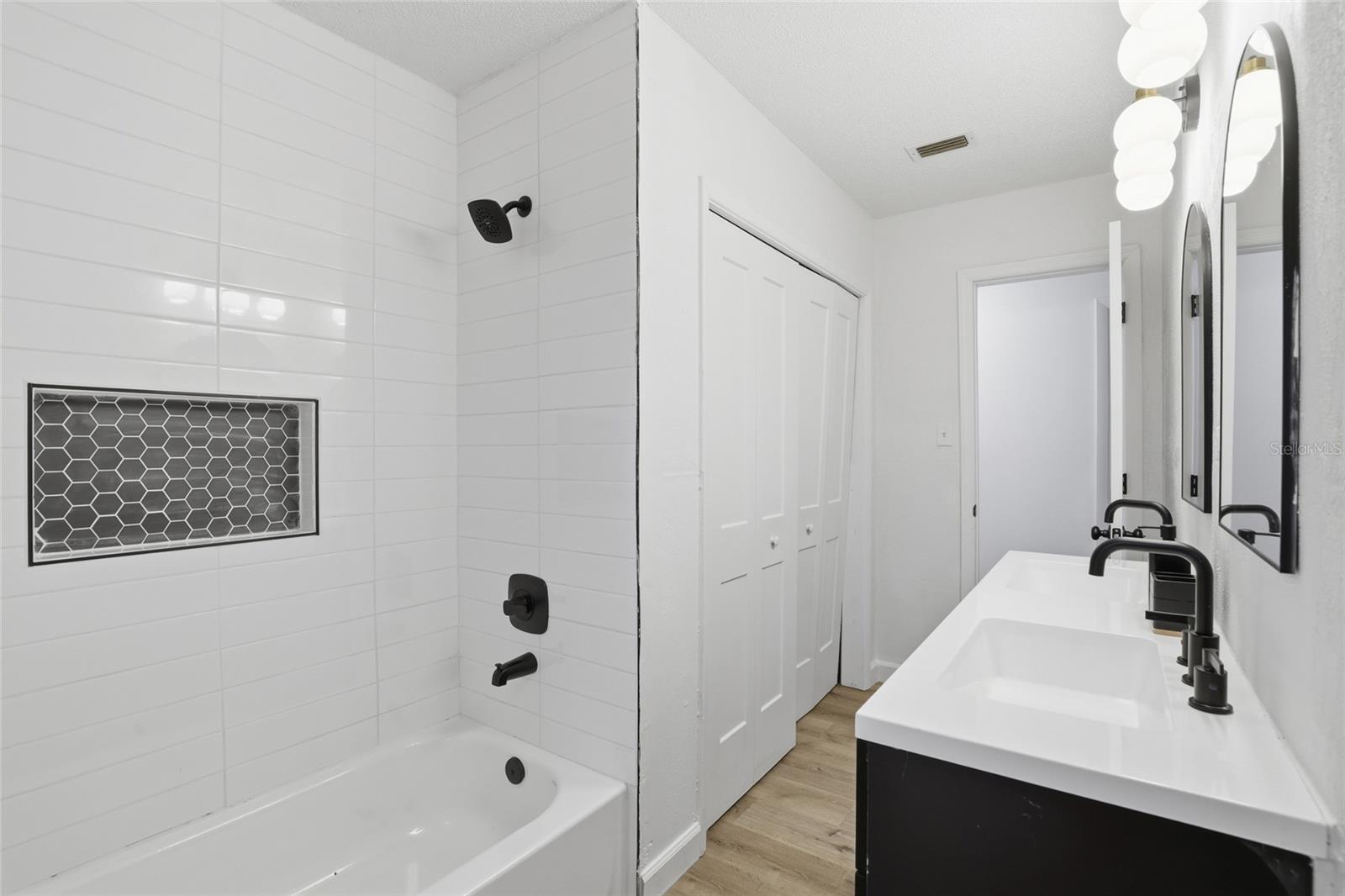 Image 33 of 52 For 4905 109th Street