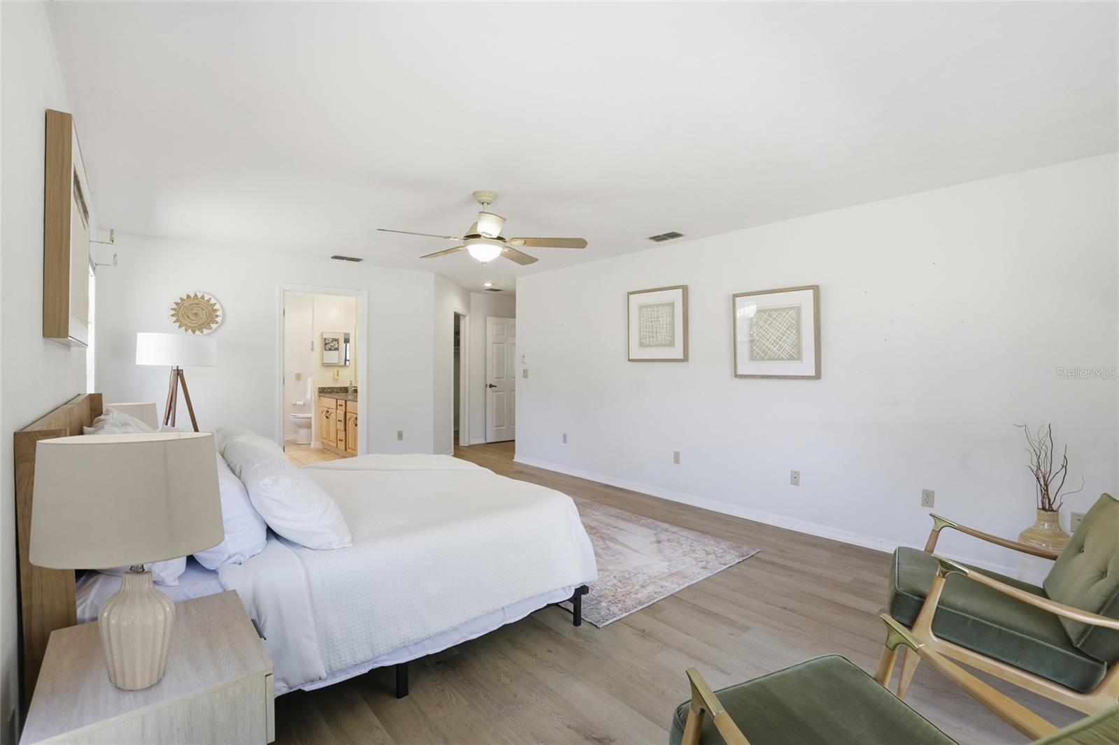 Image 17 of 32 For 5070 52nd Place