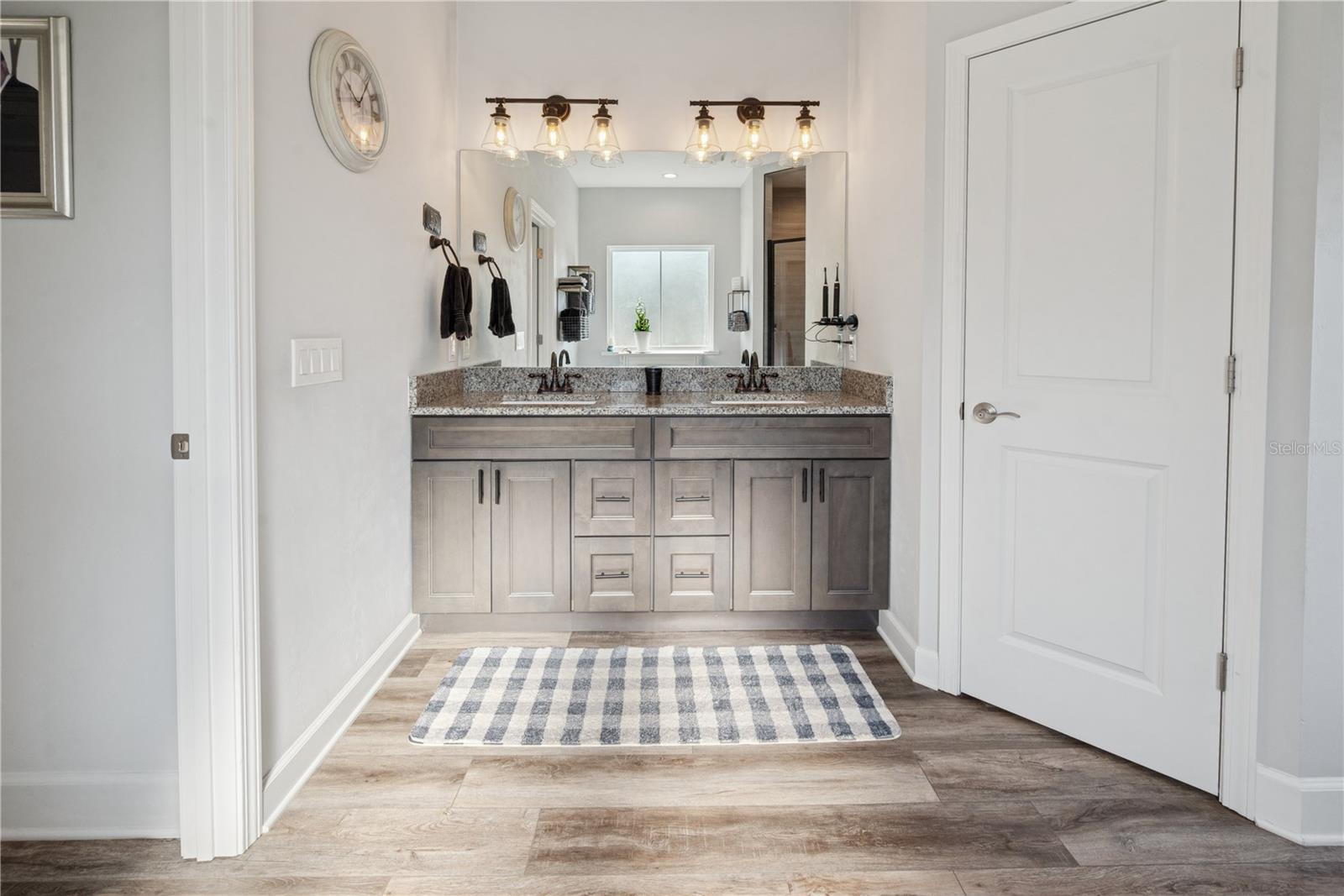 Image 27 of 41 For 6379 161st Run