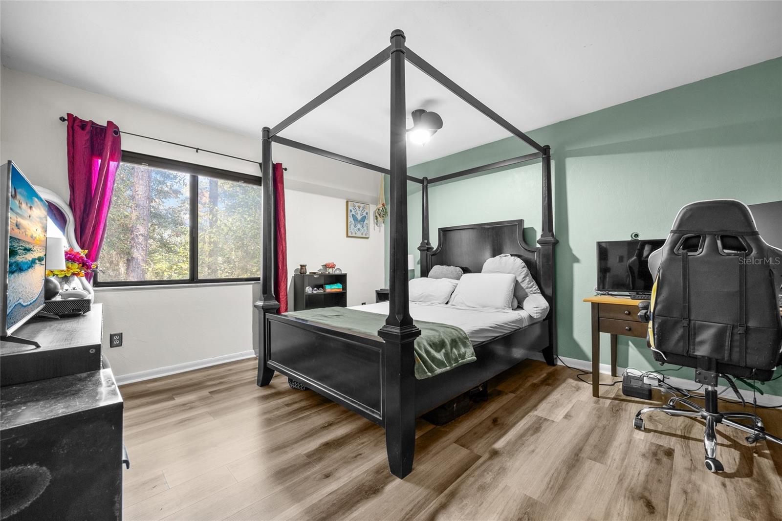 Image 10 of 25 For 2440 47th Lane