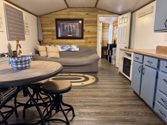 Image 30 of 37 For 503 Theresa Avenue