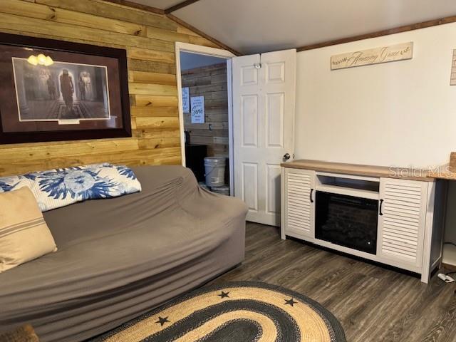 Image 34 of 37 For 503 Theresa Avenue