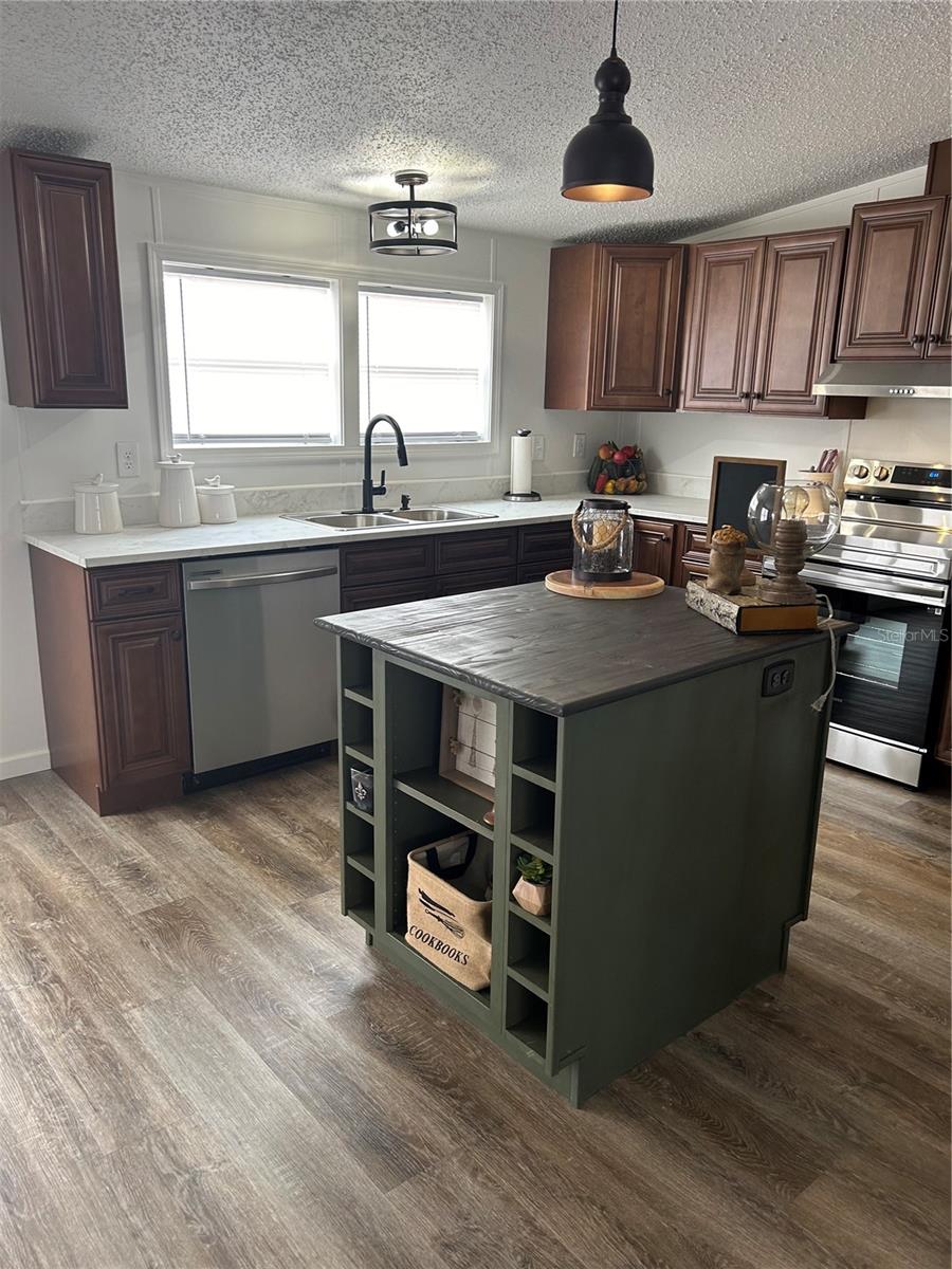 Image 12 of 59 For 19456 161st Court