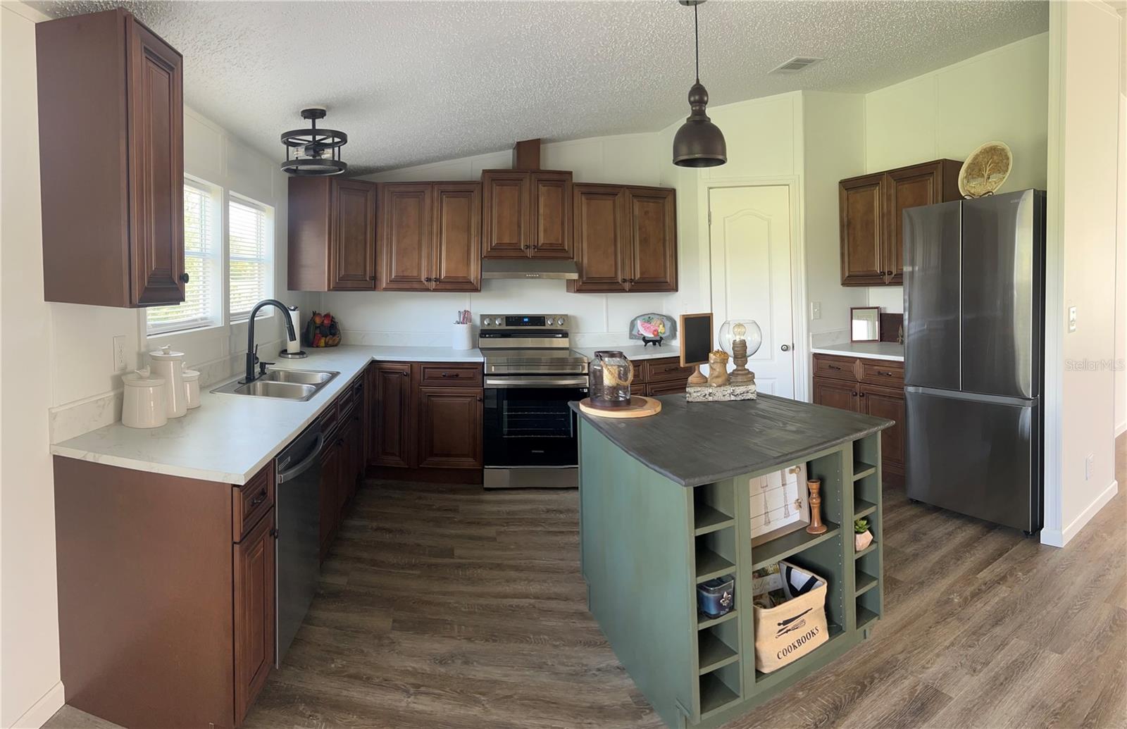 Image 13 of 59 For 19456 161st Court