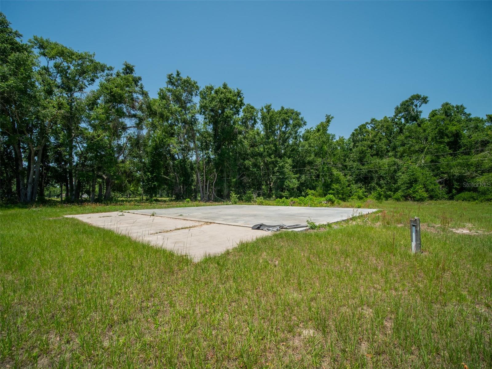 Image 45 of 59 For 19456 161st Court