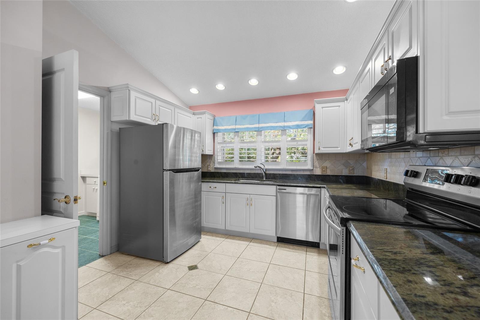 Image 8 of 23 For 3951 Myrtle