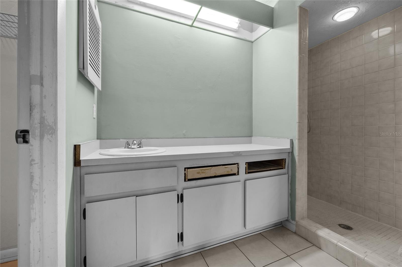 Image 11 of 24 For 5911 44th Pl