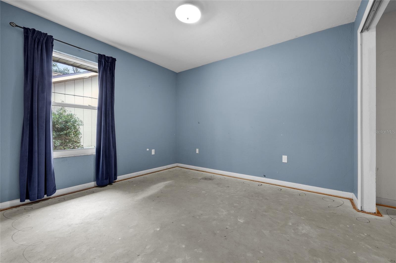 Image 13 of 24 For 5911 44th Pl