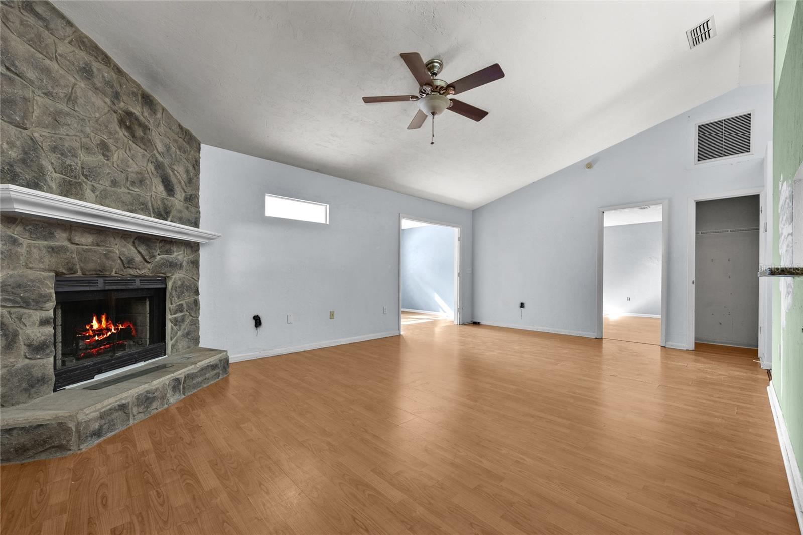 Image 3 of 24 For 5911 44th Pl