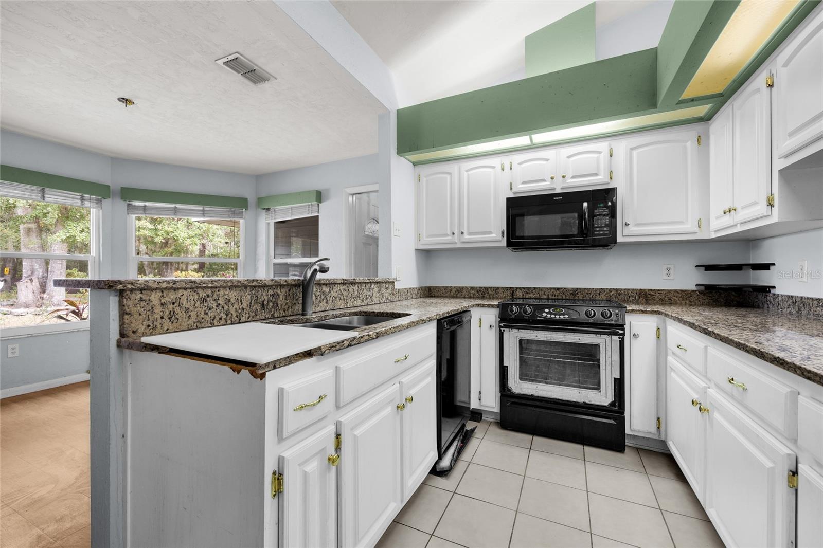 Image 5 of 24 For 5911 44th Pl