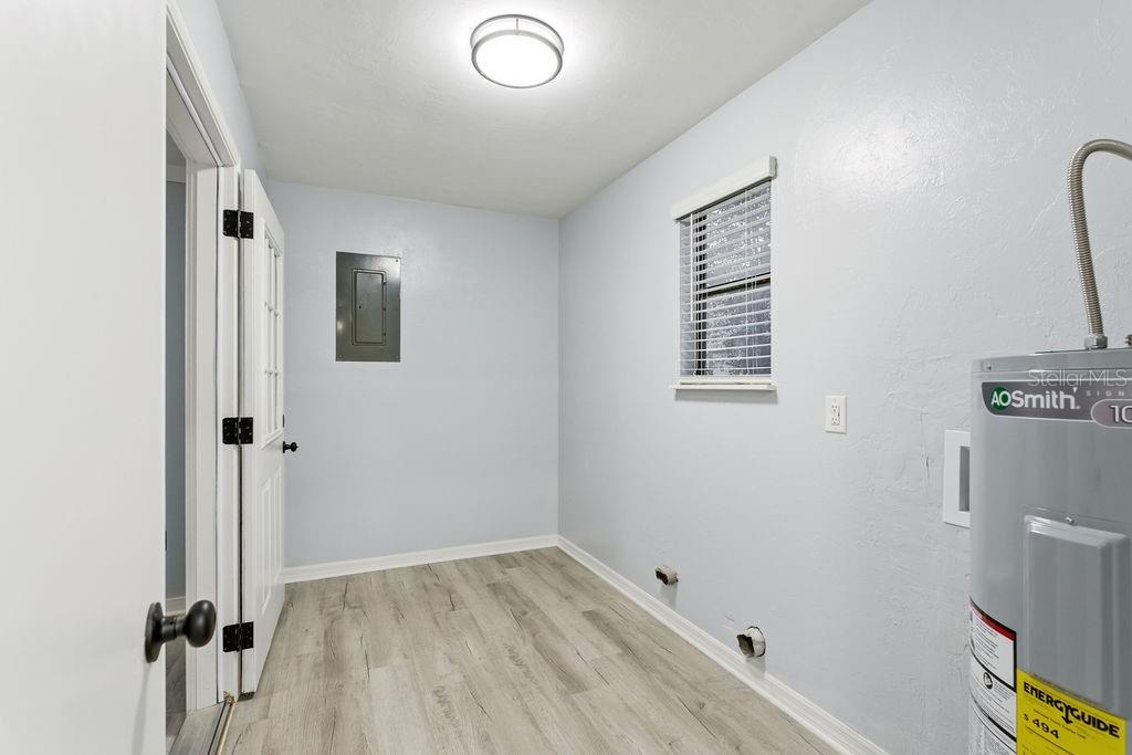 Image 10 of 28 For 14621 122 Terrace