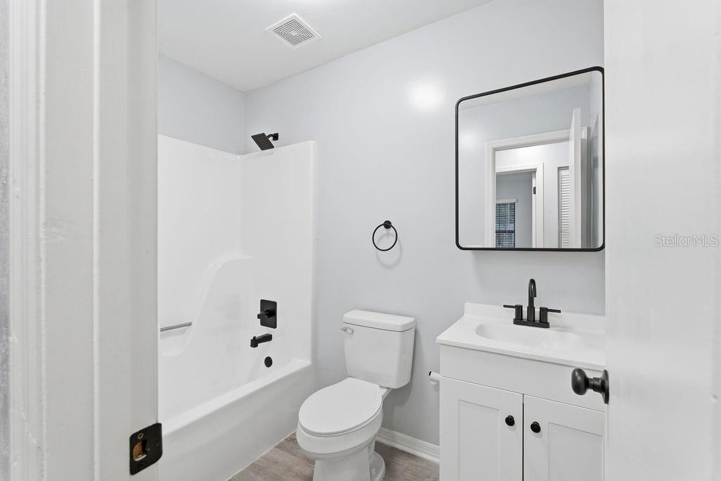 Image 12 of 28 For 14621 122 Terrace