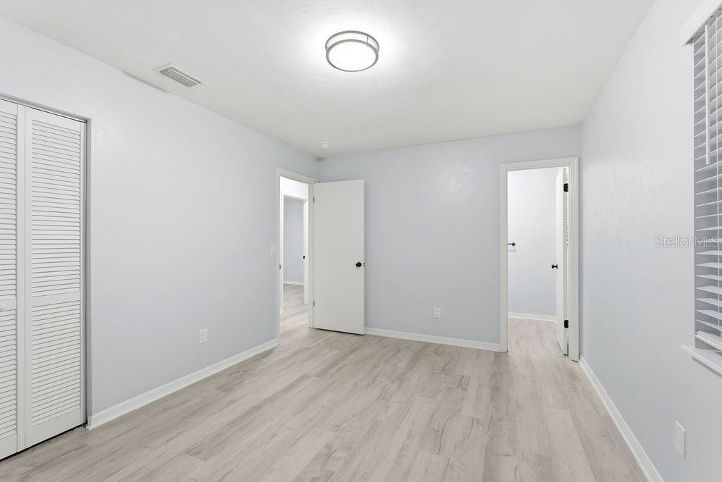 Image 16 of 28 For 14621 122 Terrace