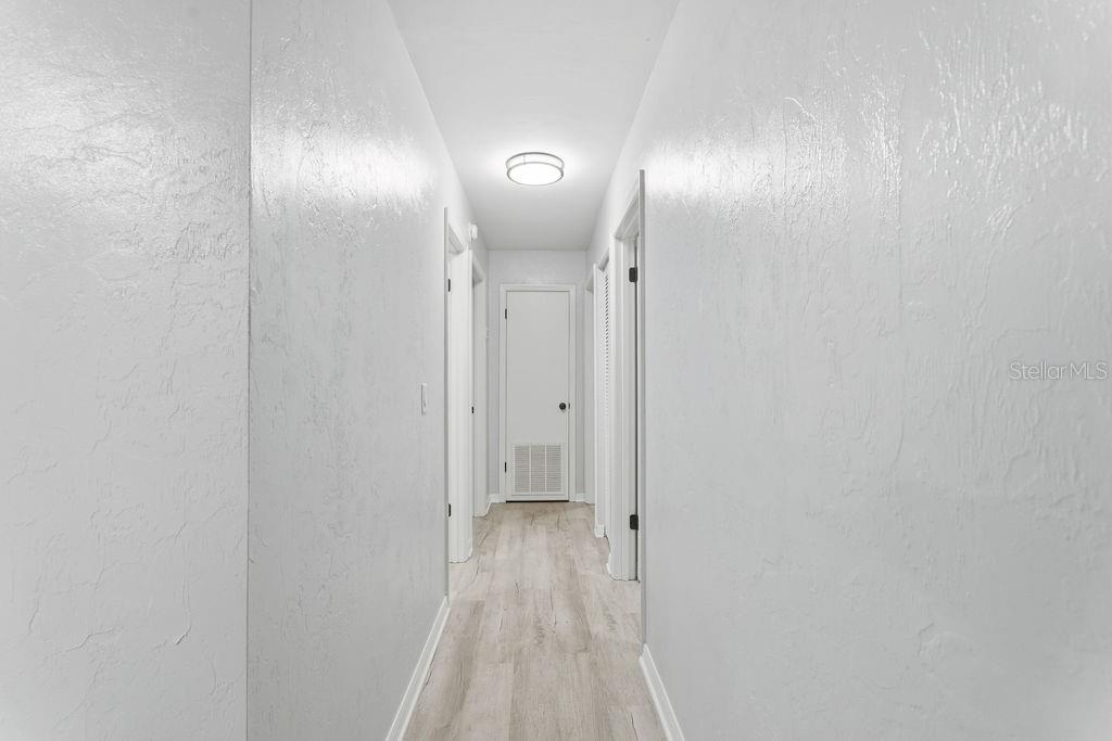 Image 21 of 28 For 14621 122 Terrace