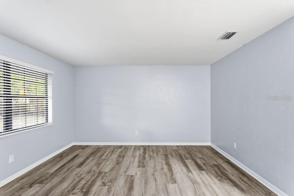 Image 23 of 28 For 14621 122 Terrace