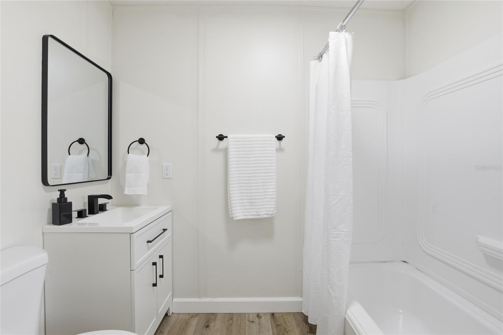 Image 27 of 39 For 6981 Deer Springs Road