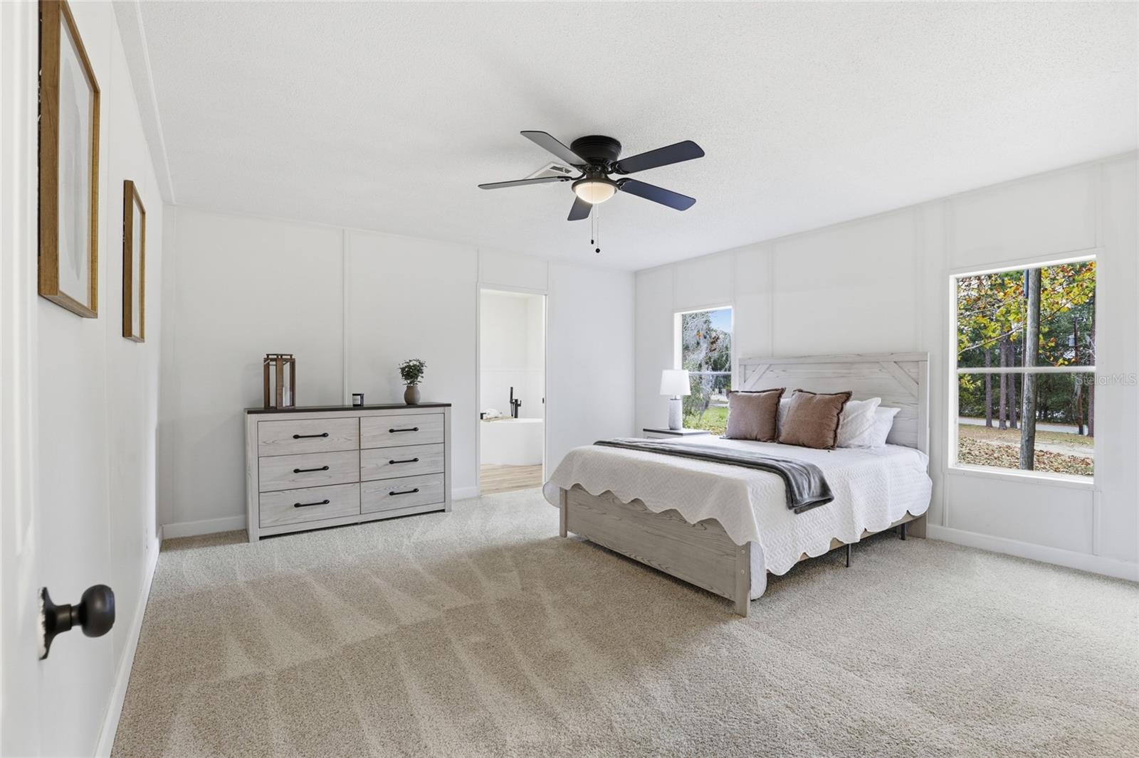 Image 28 of 39 For 6981 Deer Springs Road