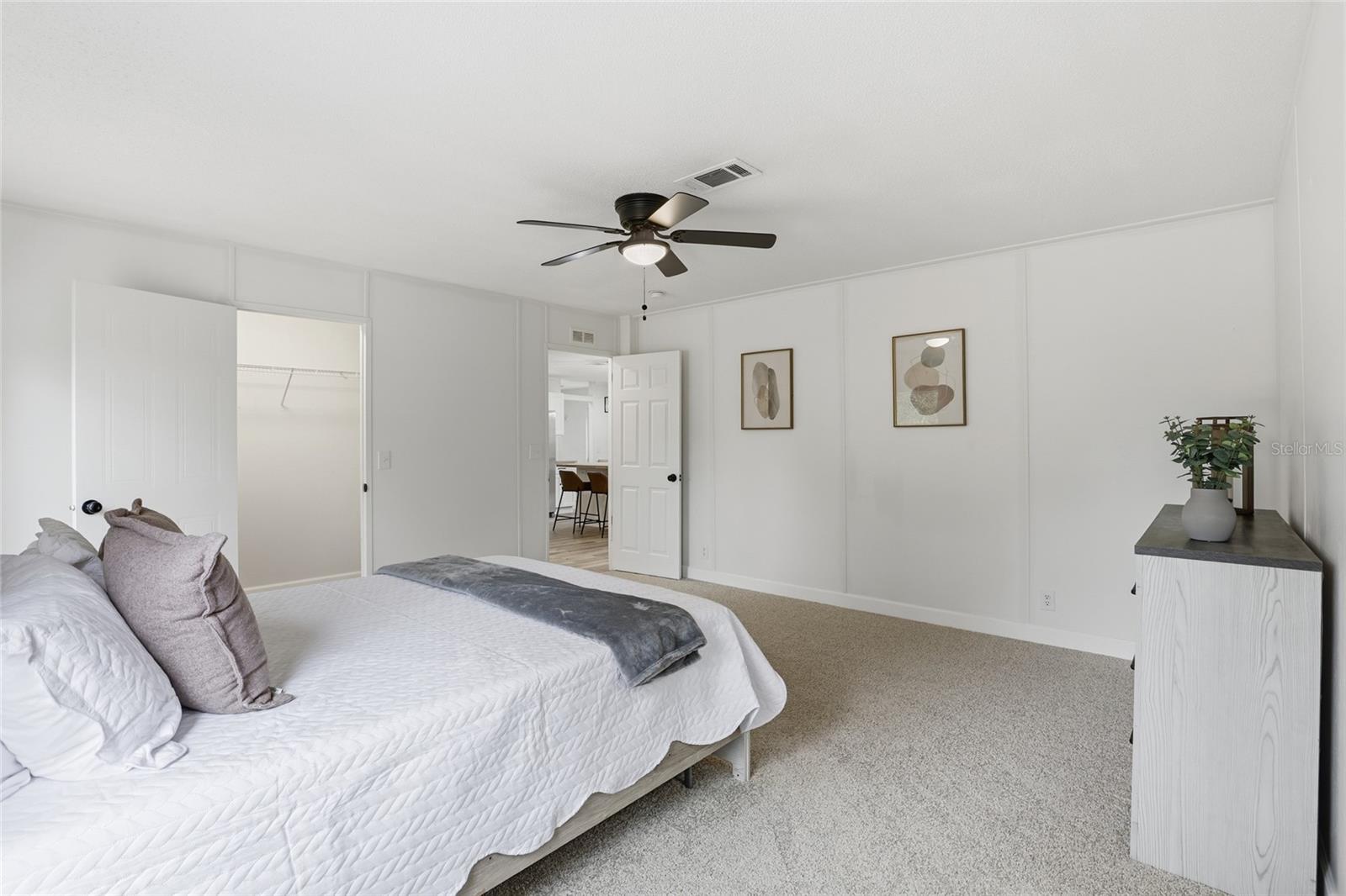 Image 29 of 39 For 6981 Deer Springs Road