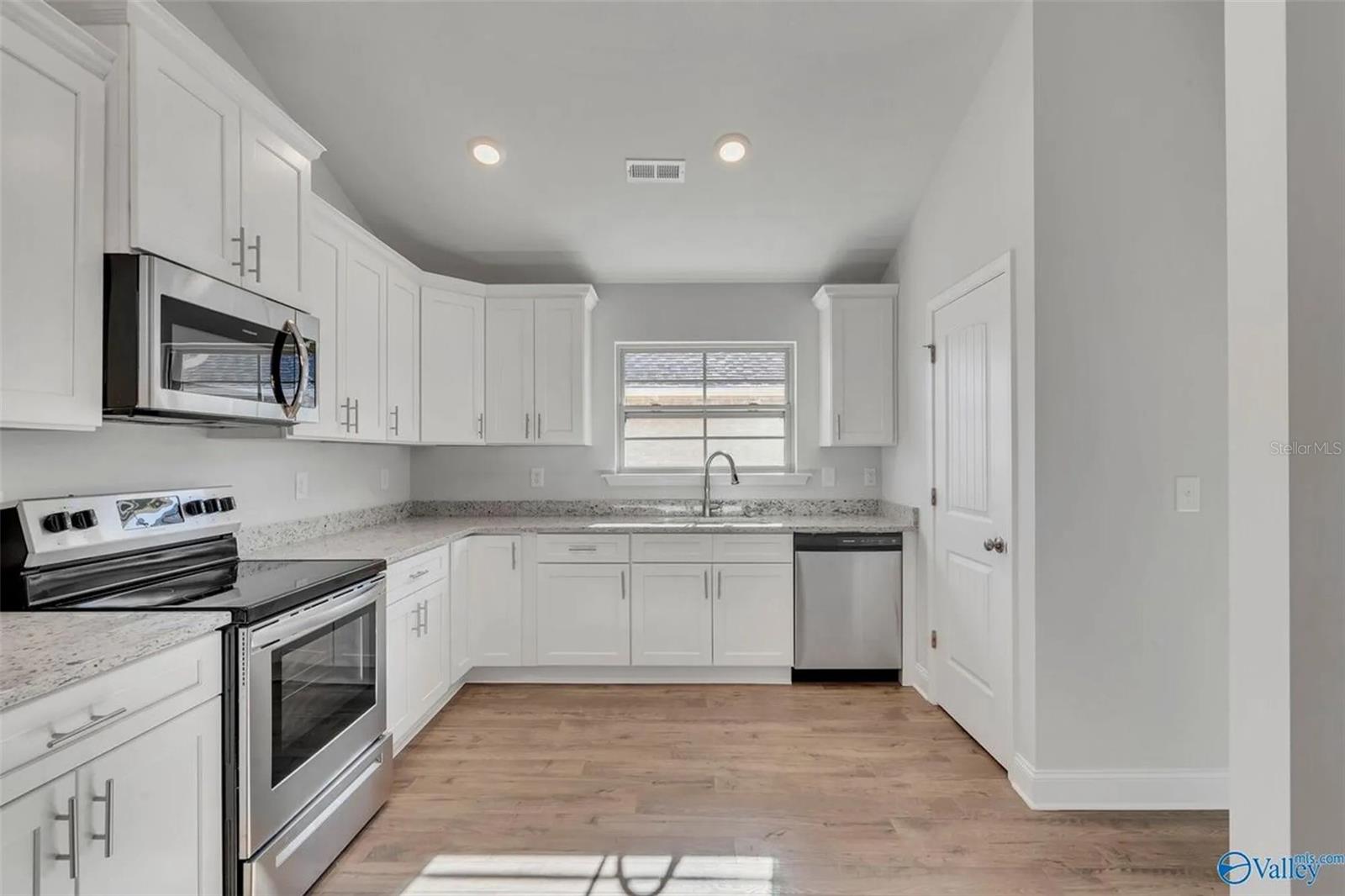 Image 22 of 24 For 13951 150th Circle