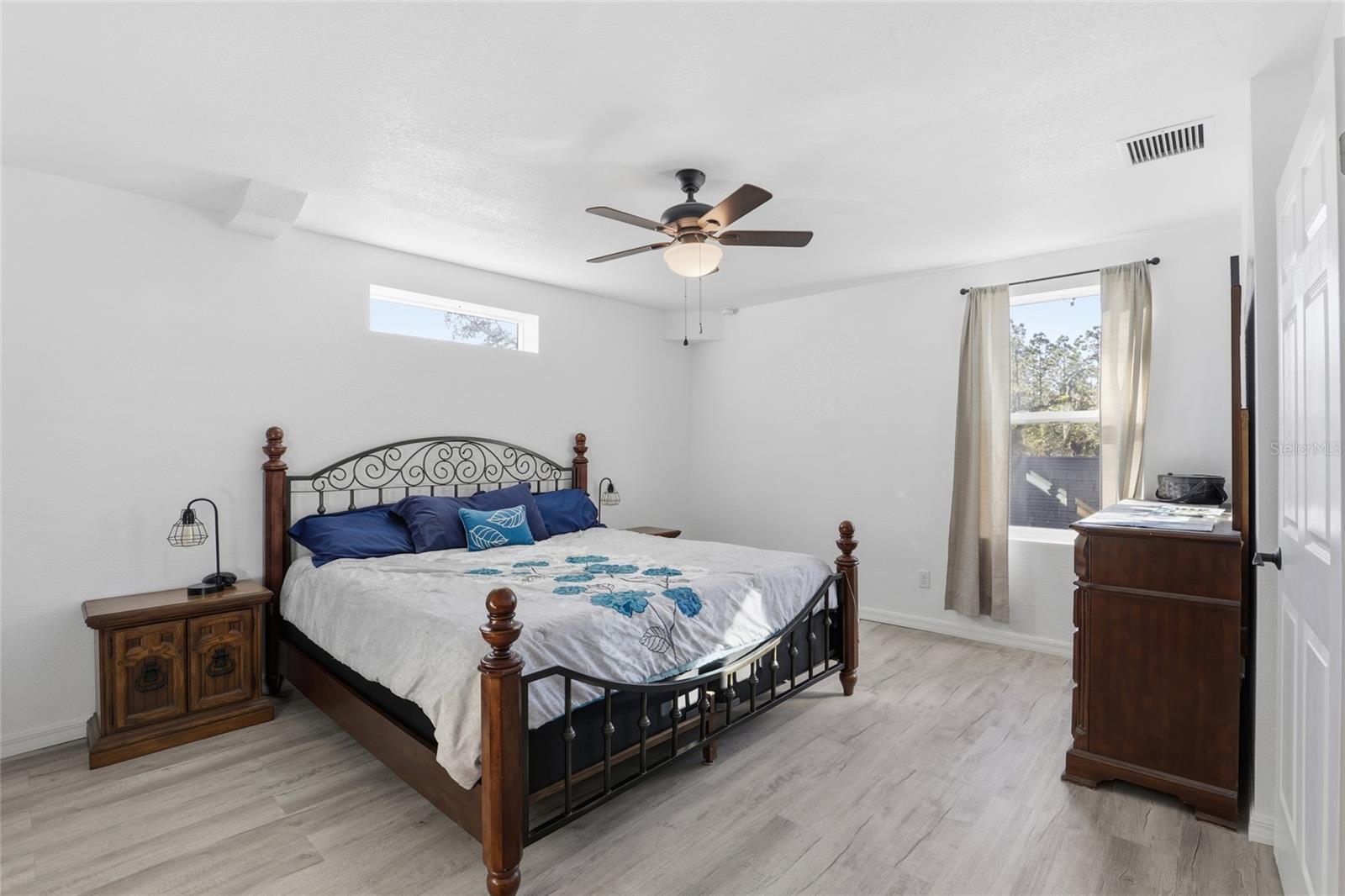 Image 14 of 40 For 4030 140th Court