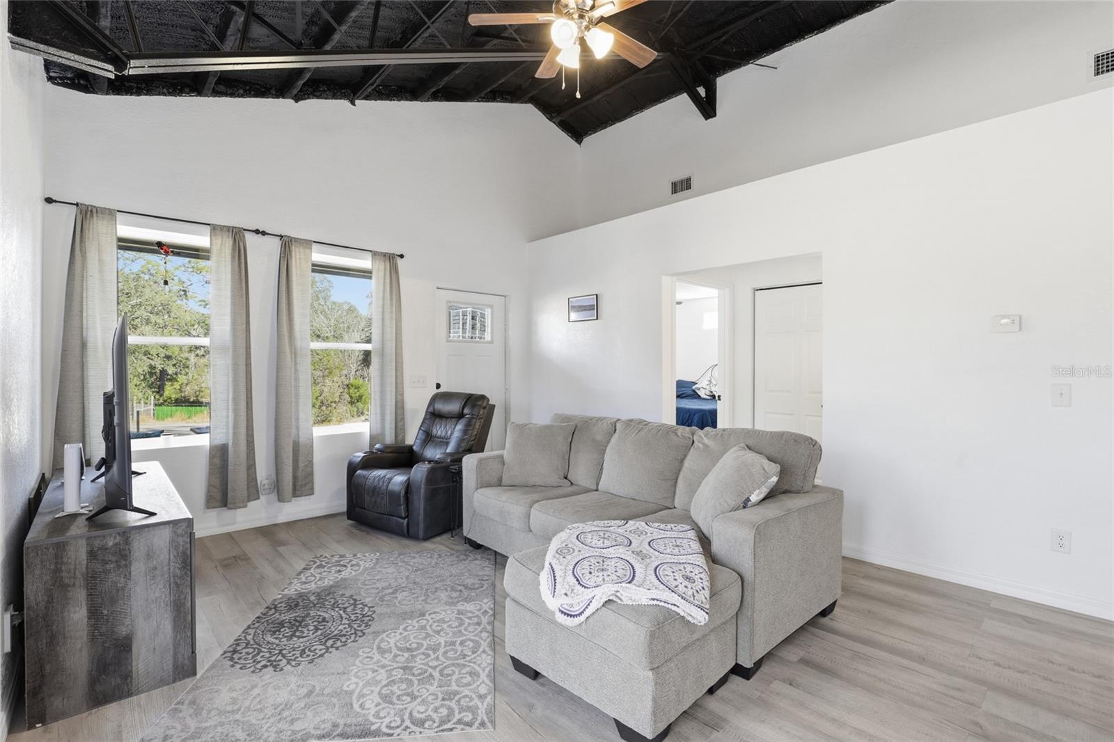 Image 7 of 40 For 4030 140th Court