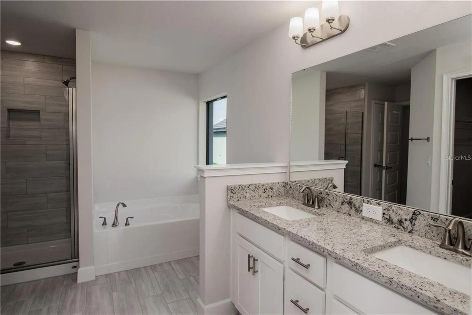 Image 11 of 21 For 13927 150th Circle