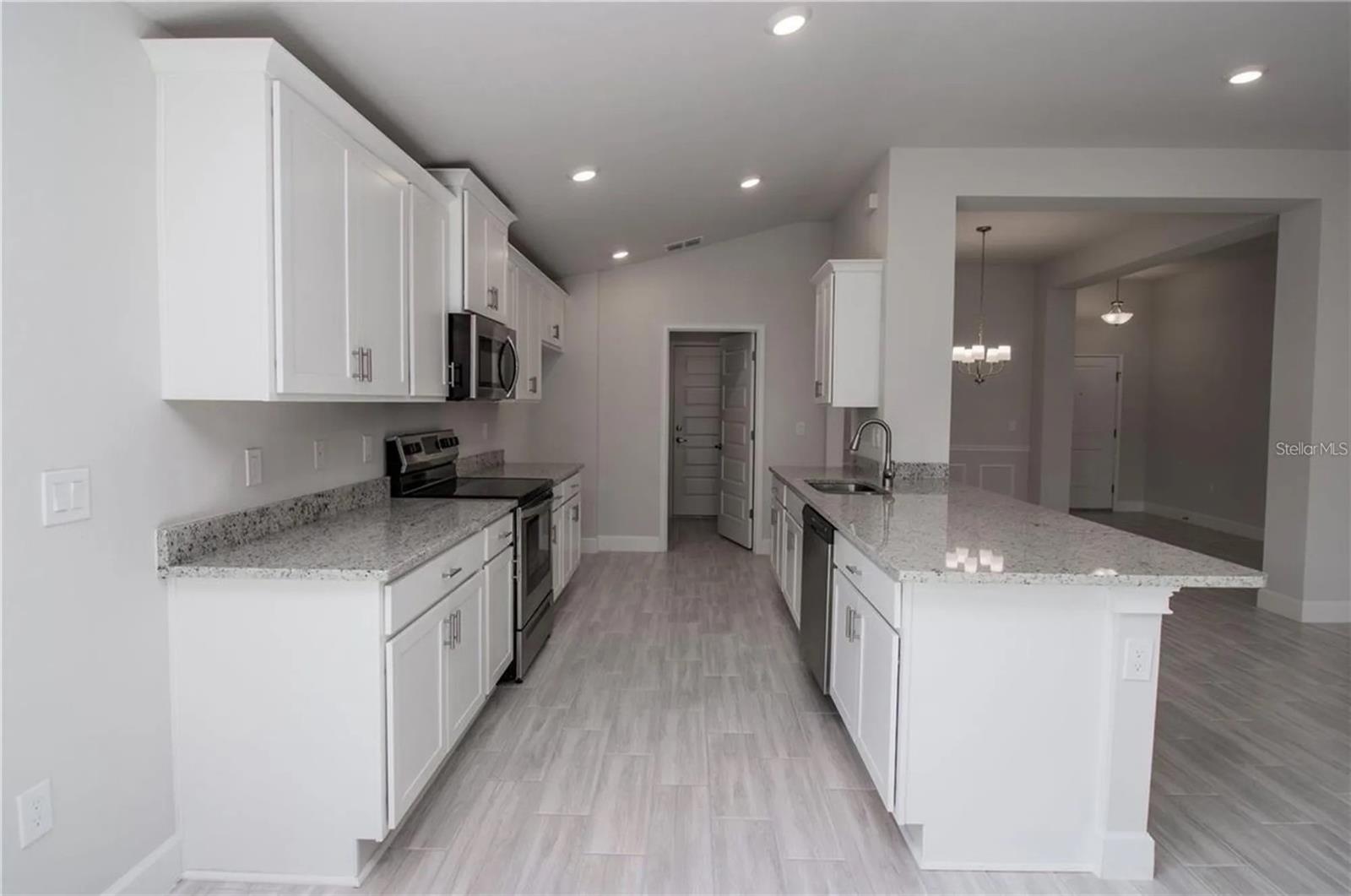 Image 16 of 21 For 13927 150th Circle