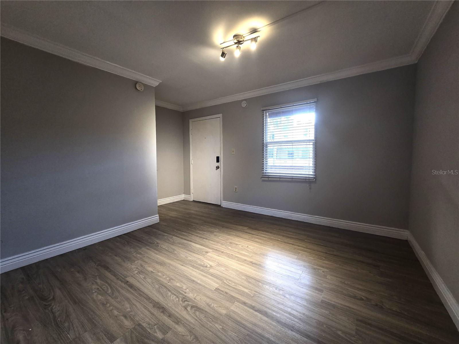 Image 9 of 28 For 914 8th Avenue 57