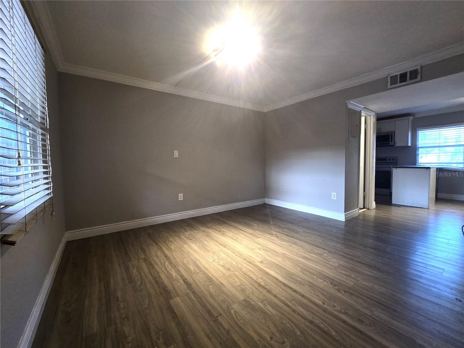 Image 15 of 31 For 914 8th Avenue 57