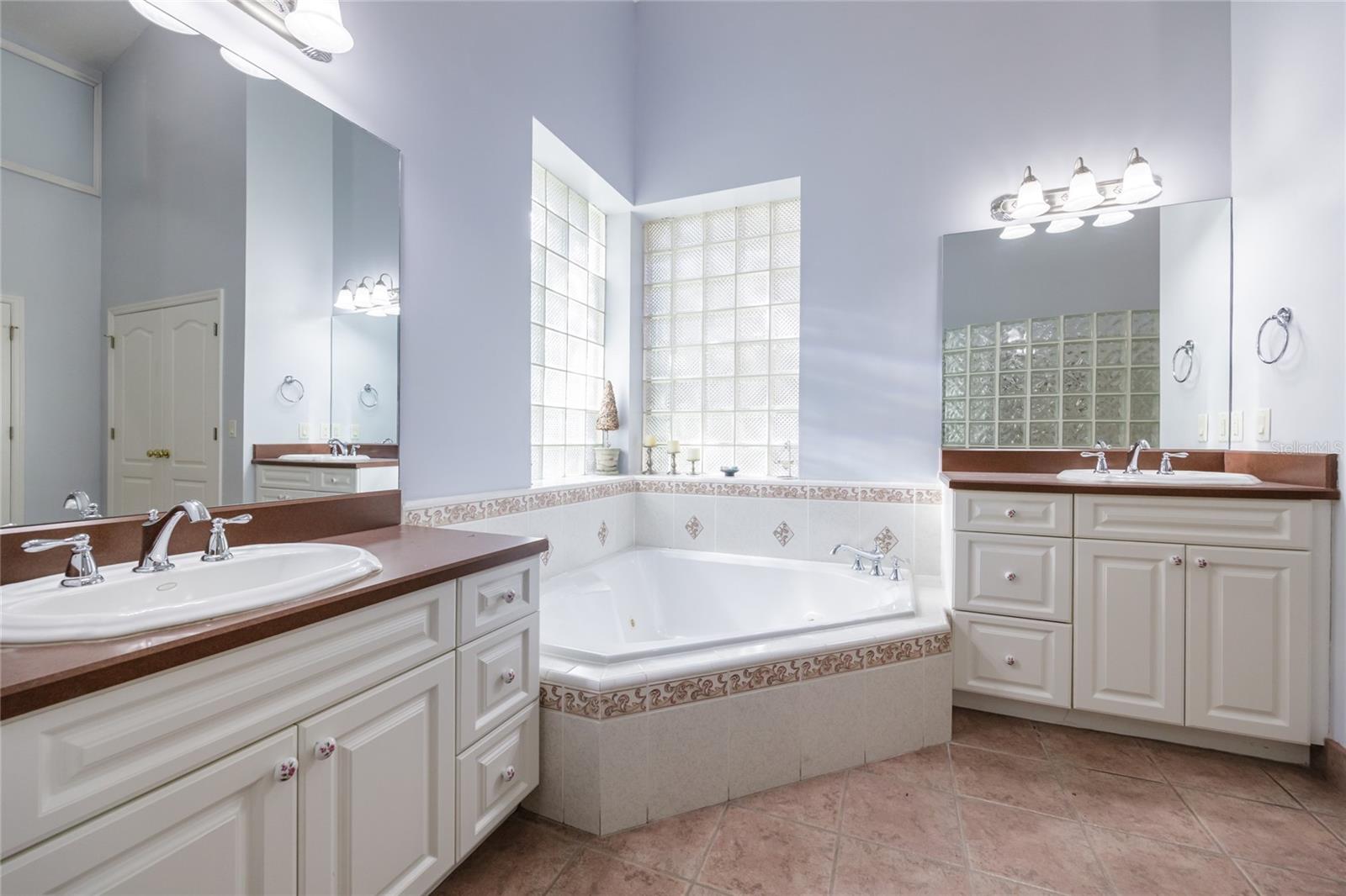 Image 21 of 37 For 7513 35th Way