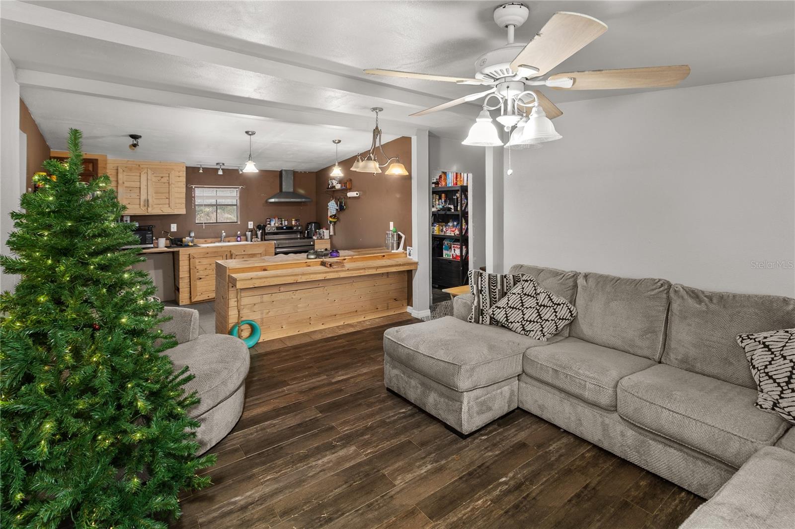 Image 11 of 21 For 601 Quarry Circle