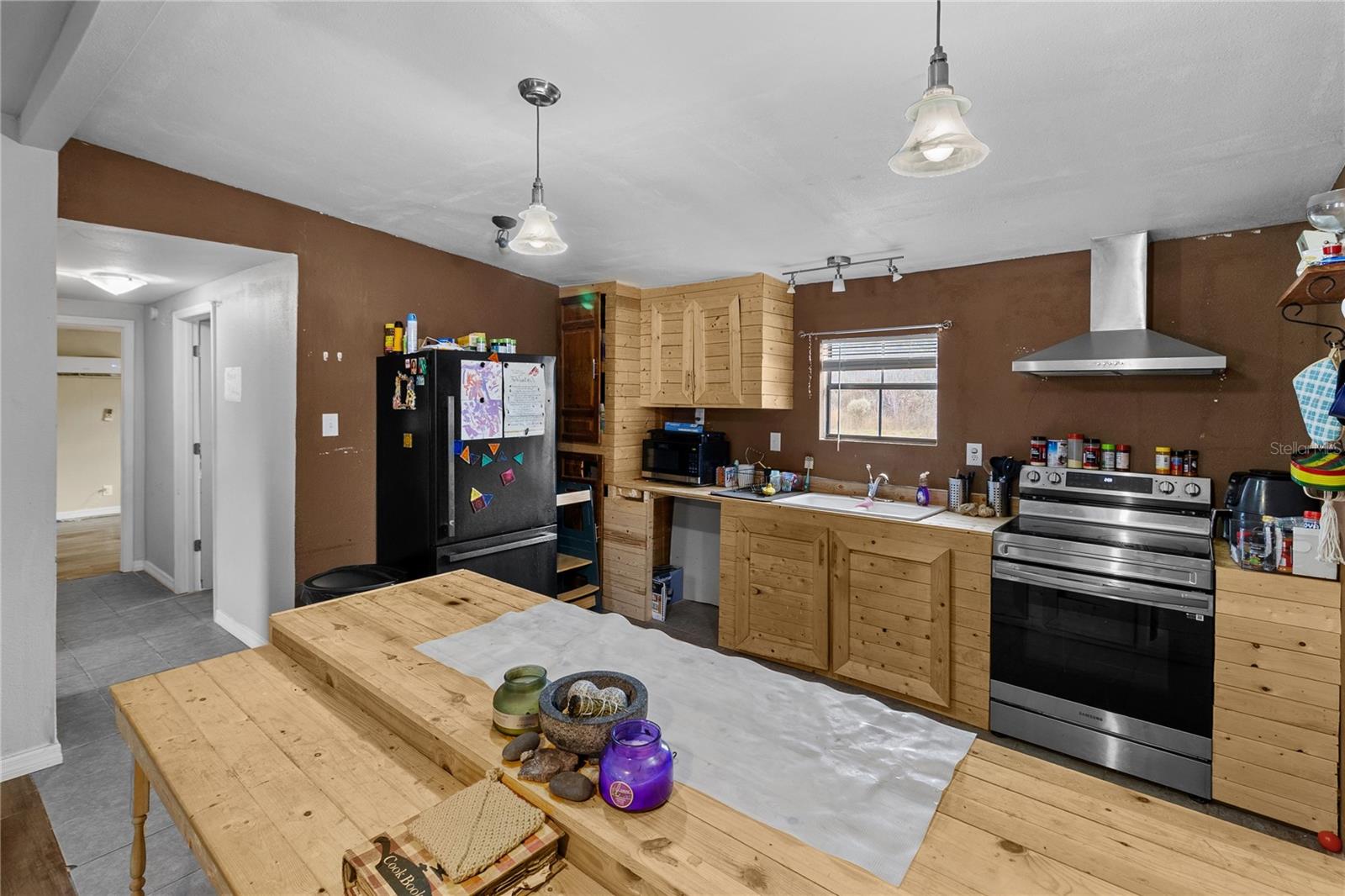 Image 13 of 21 For 601 Quarry Circle