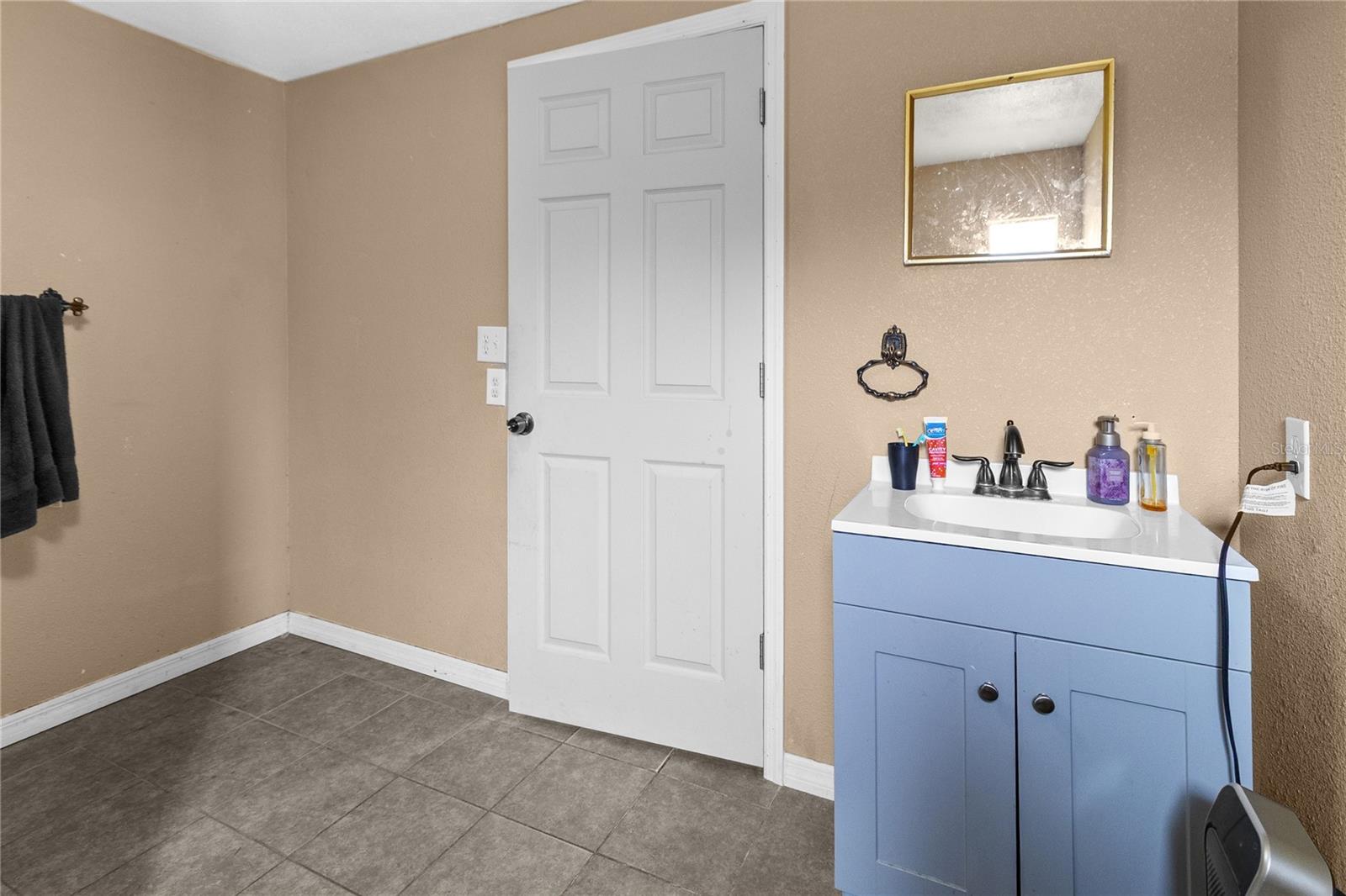 Image 18 of 21 For 601 Quarry Circle