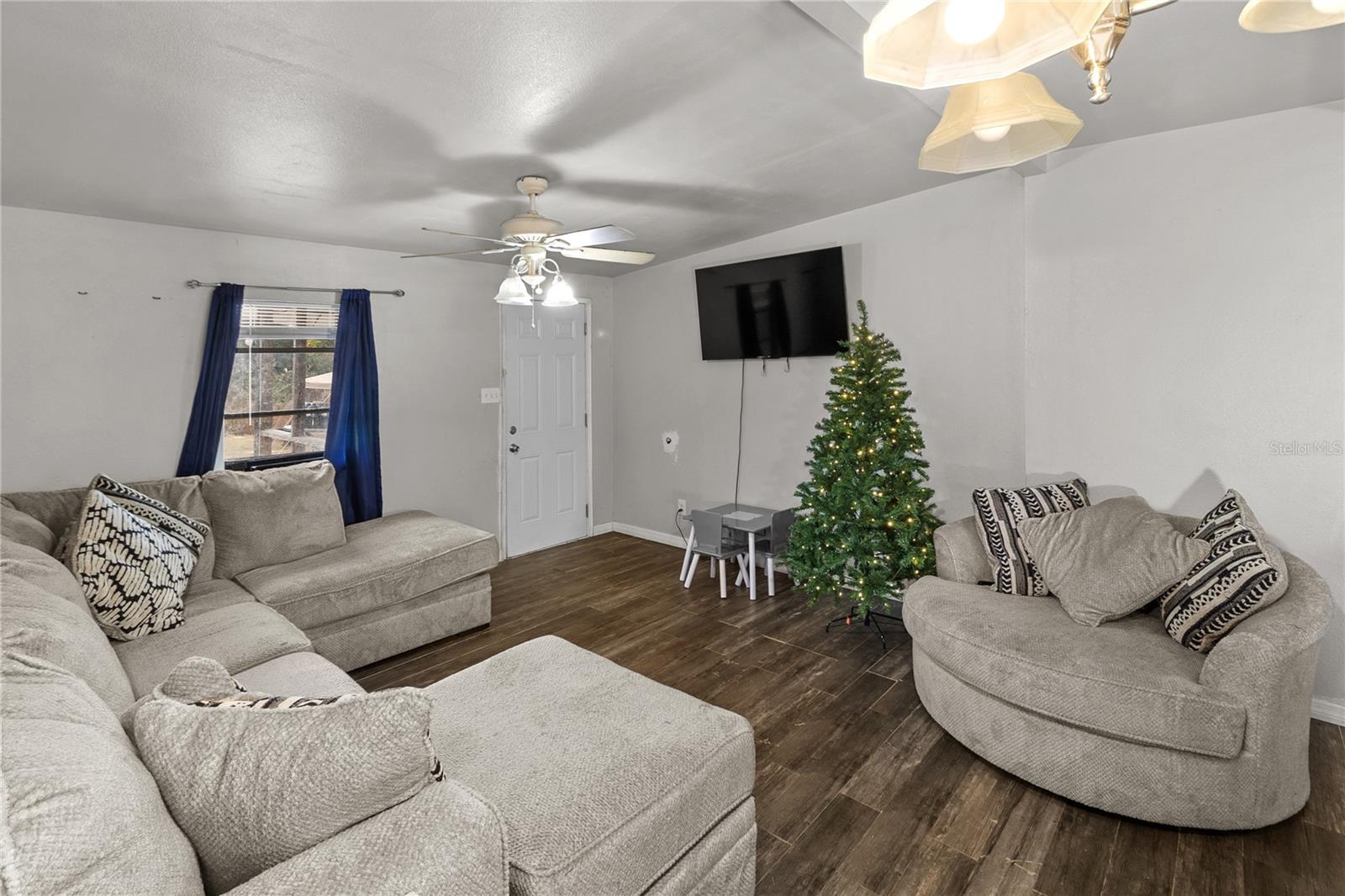 Image 9 of 21 For 601 Quarry Circle