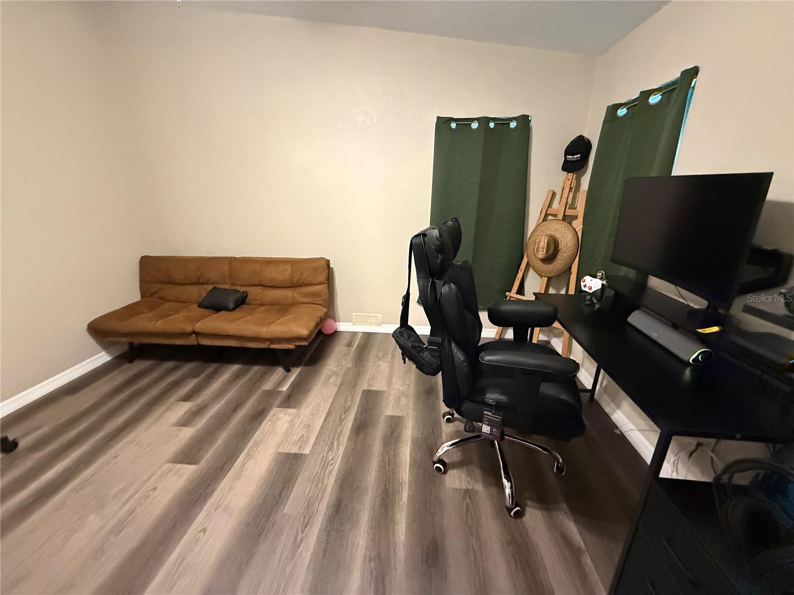 Image 11 of 17 For 16621 30th Court