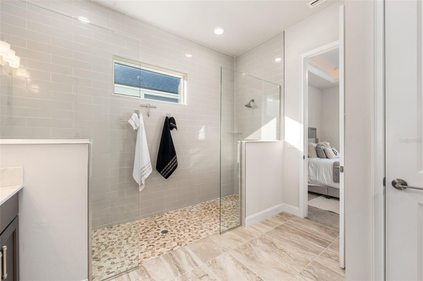 Image 16 of 44 For 11918 32nd Lane