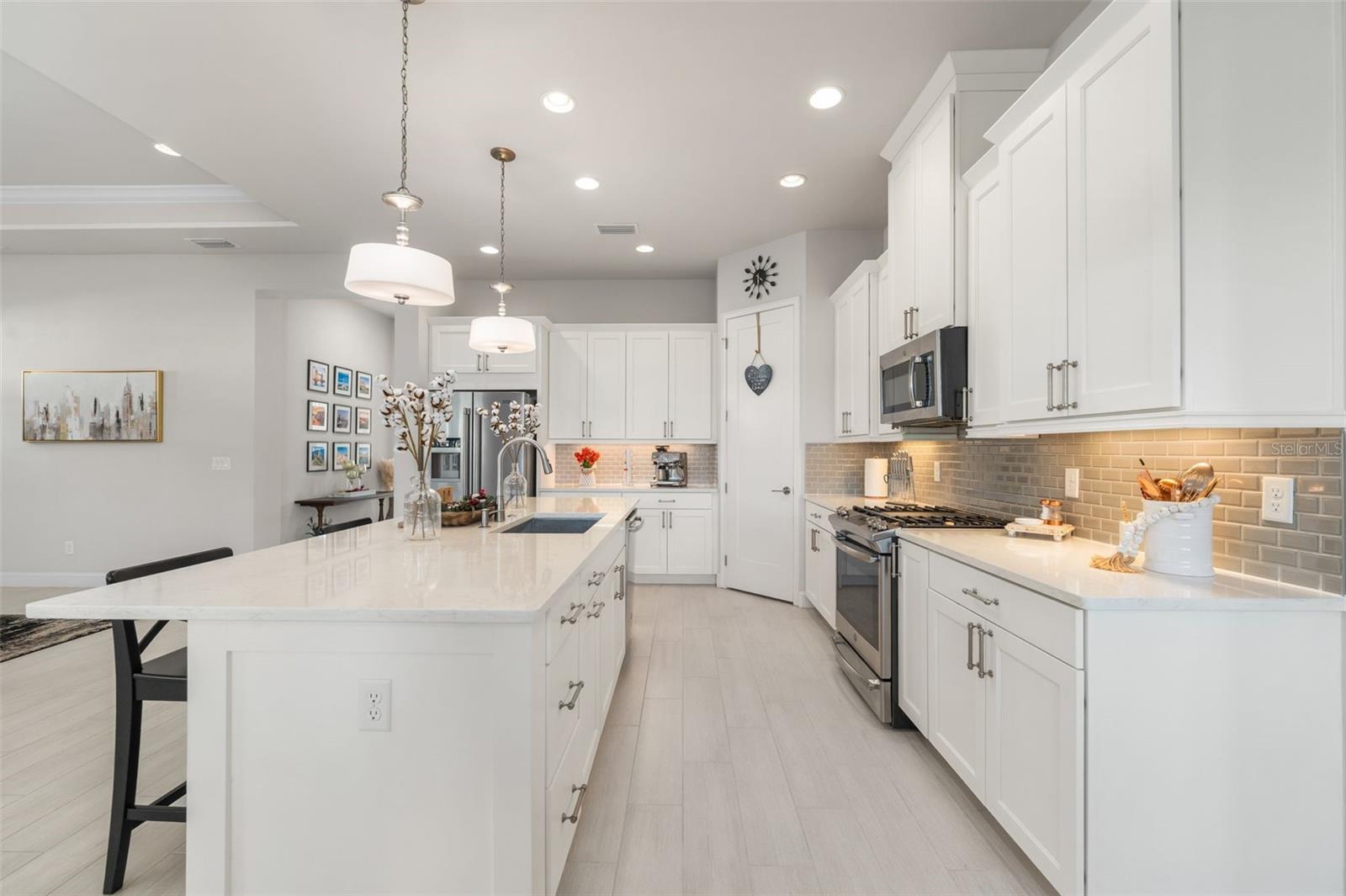 Image 30 of 44 For 11918 32nd Lane