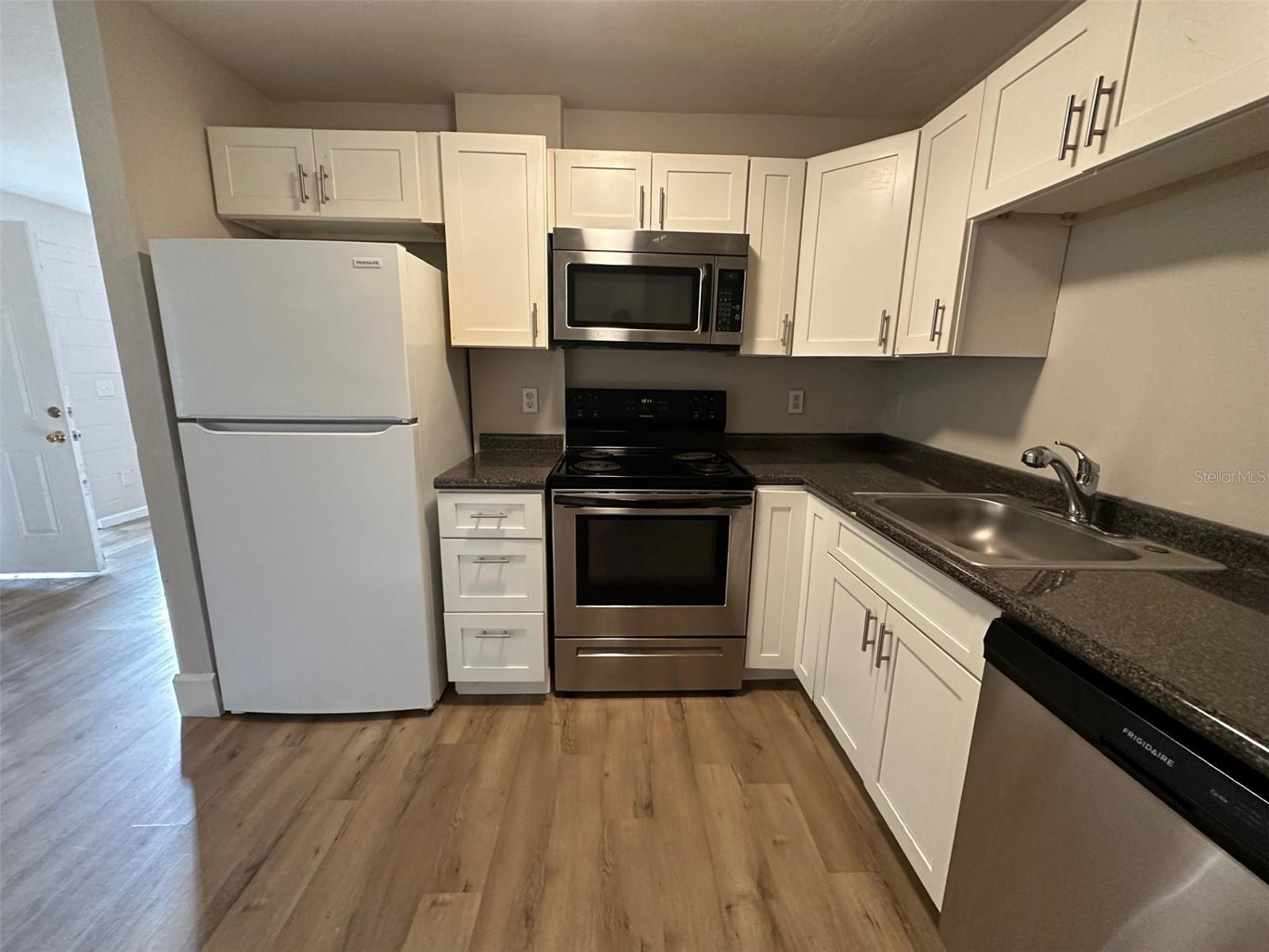 Image 14 of 20 For 657 Waldo Road