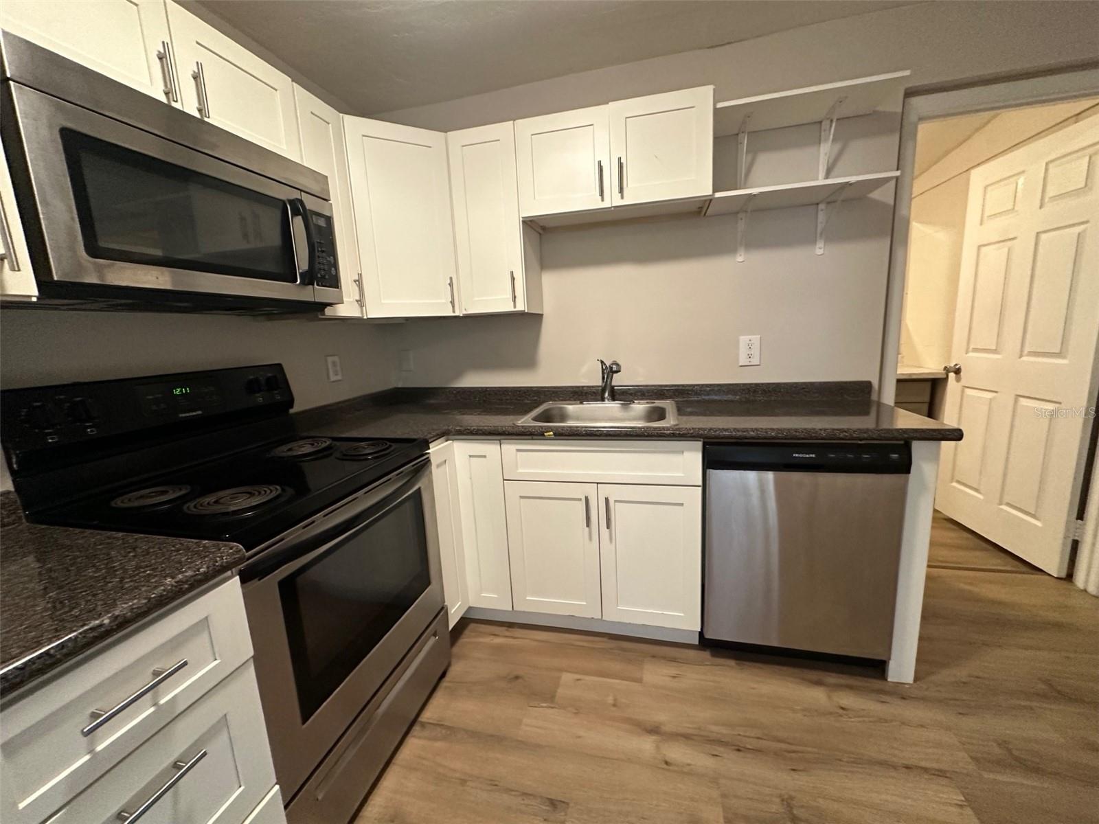 Image 15 of 20 For 657 Waldo Road